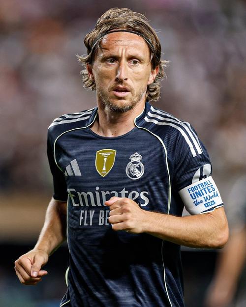 詹姆斯缺阵对阵马刺 再缺席一场将无缘奖项评选