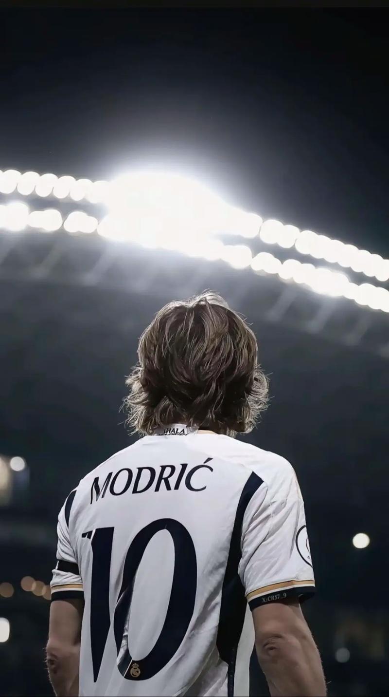 湖人客场取胜 詹姆斯关键时刻稳定输出